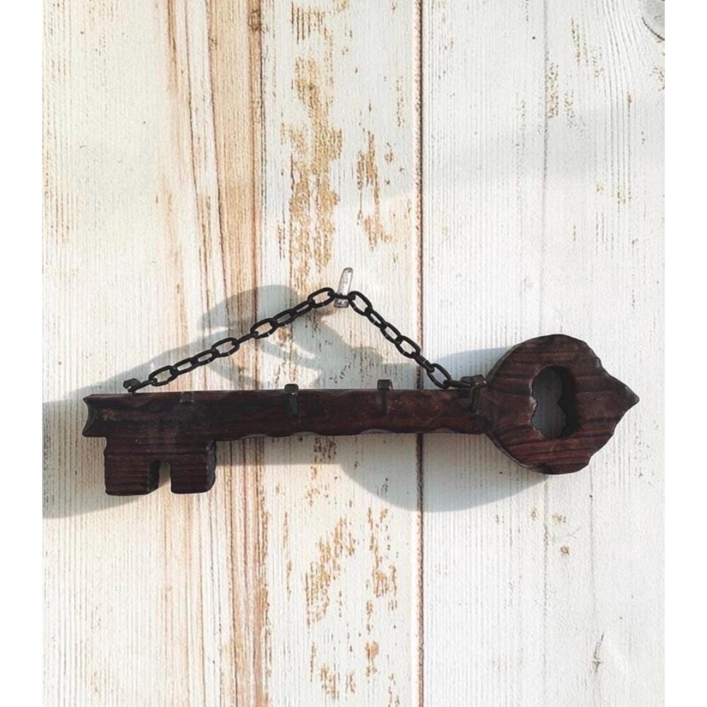 Vintage Oversized Wooden Key Wall Hanger, Rustic Skeleton Key Rack with Chain